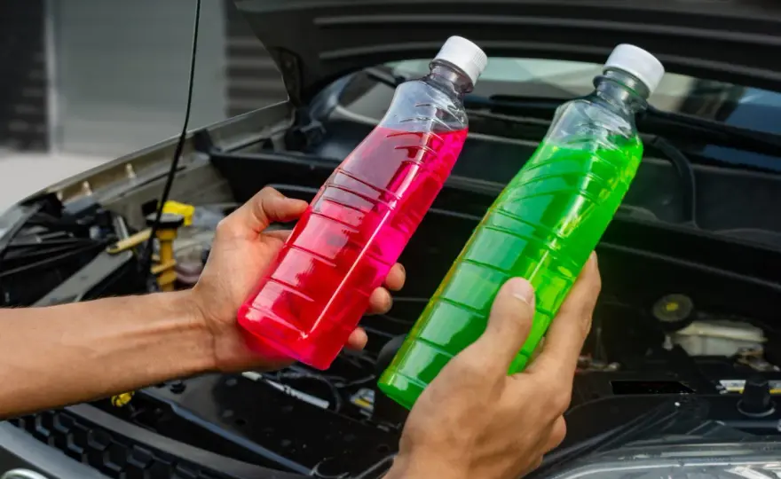 Agua o refrigerante en el coche - cuándo usar cada uno