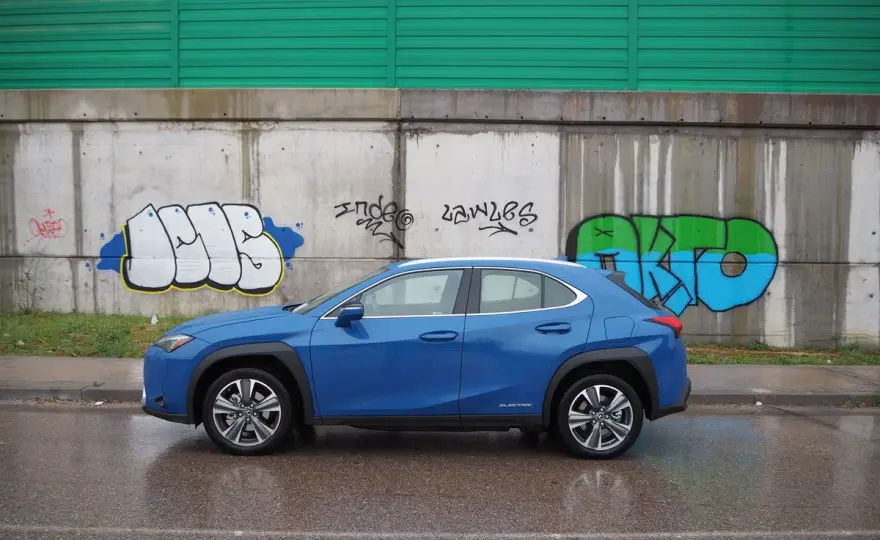 Problemas Lexus UX - Fallos comunes y cuánto cuestan