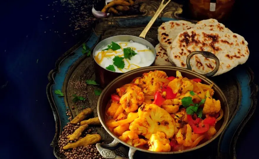 Kremowe curry z kalafiora z mleczkiem kokosowym - prosty obiad