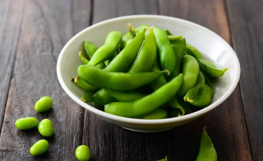 Edamame w kuchni letniej - jak gotować i z czym podawać?