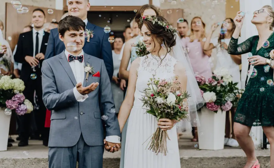 Ile zarabia fotograf ślubny? Zaskakujące fakty o wynagrodzeniach