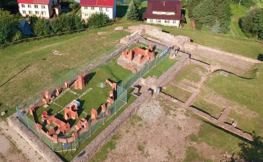 Ruiny zamku w Prabutach – historia, tajemnice i stan obecny ruin