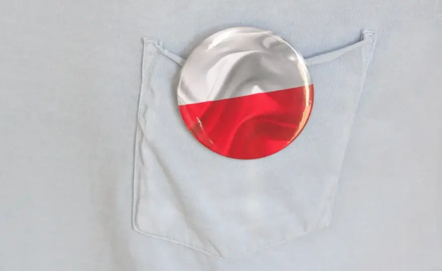 Biało-czerwona przypinka - Symbolika, zasady i DIY