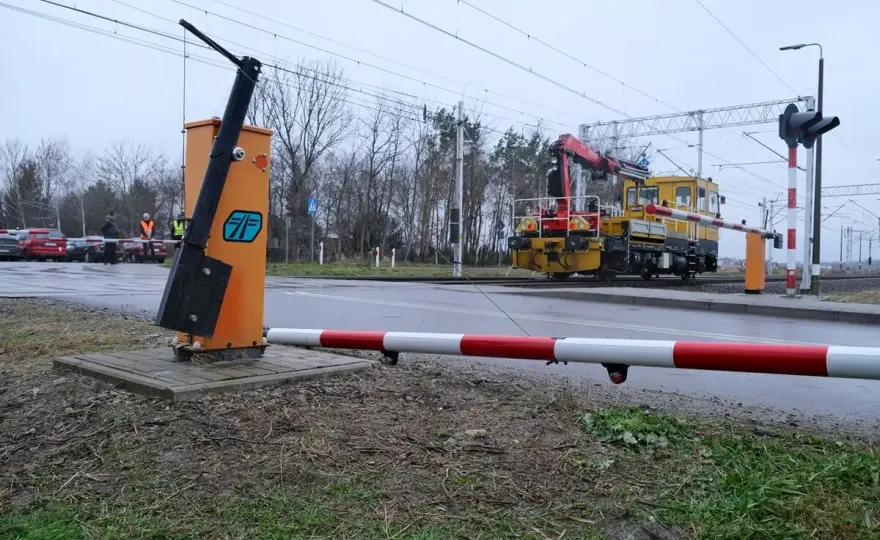 Przejazd bez rogatek - Jak bezpiecznie przejechać?