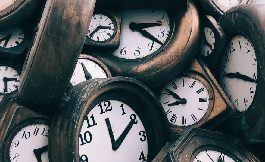 0505 Significado Espiritual - ¿Qué te dice esta hora espejo?