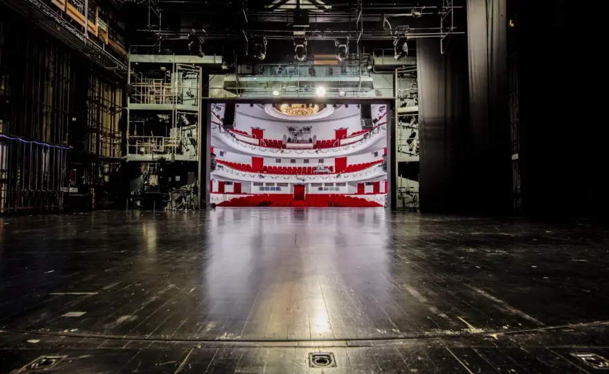 Teatr dramatyczny w Warszawie - Jak wybrać spektakl? Poradnik 2026
