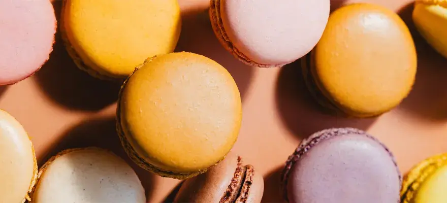 Macarons: Jak je przygotować w domu i jakie smaki wybrać