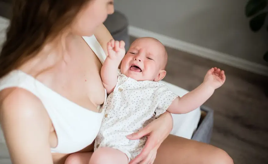 Dentizione del neonato, come alleviare il fastidio in sicurezza?