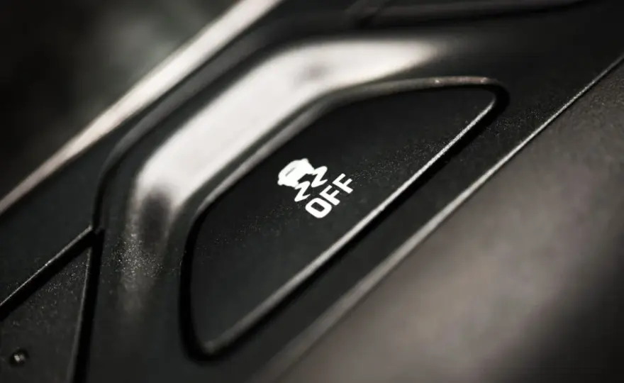 DTC w BMW - Jak działa i czym różni się od DSC?