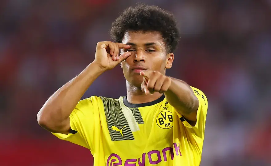 Karim Adeyemi - Analiza Gry i Liczby z Borussii Dortmund