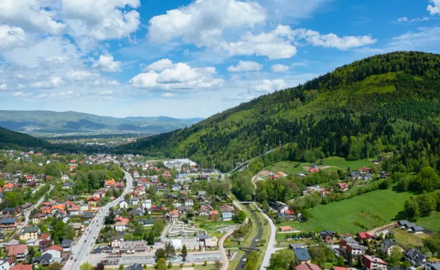 Szczyrk: Co warto zobaczyć? Narty, szlaki, rower kompletny przewodnik