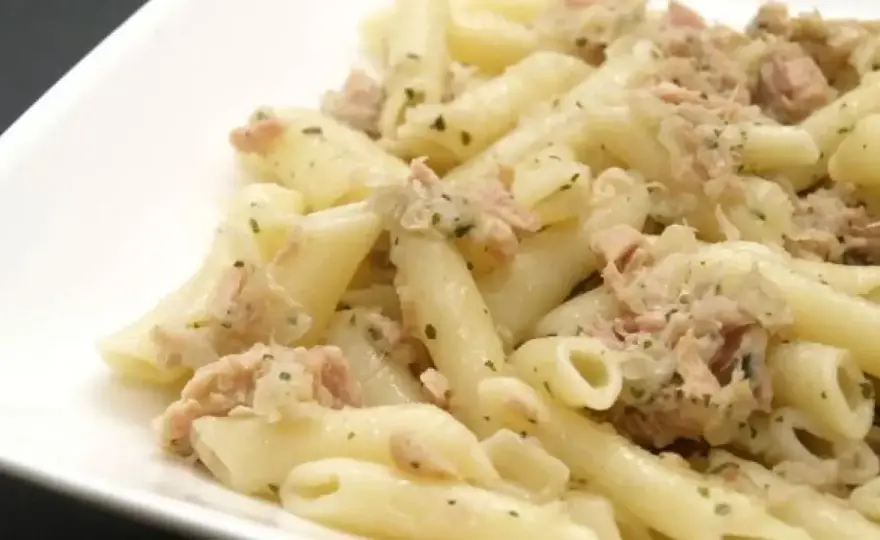 Macarrones con atún jugosos - la receta que no queda seca