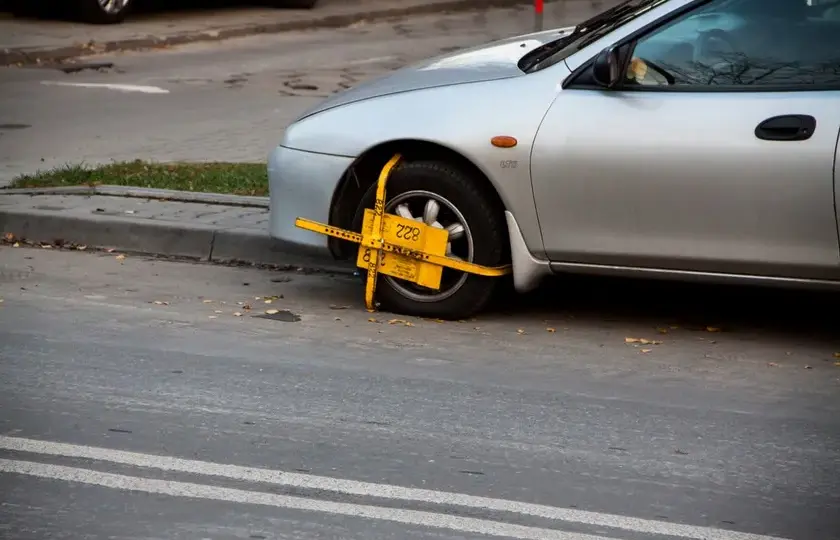 Czy straż miejska może wystawić mandat za parkowanie na osiedlu?