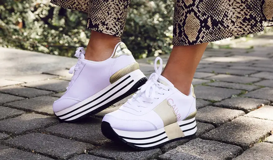 Modne buty sportowe: Trendy, modele, stylizacje. Wybierz idealne!
