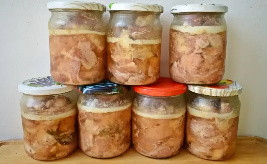 Mięso w słoiku babci - jak przygotować je bezpiecznie?