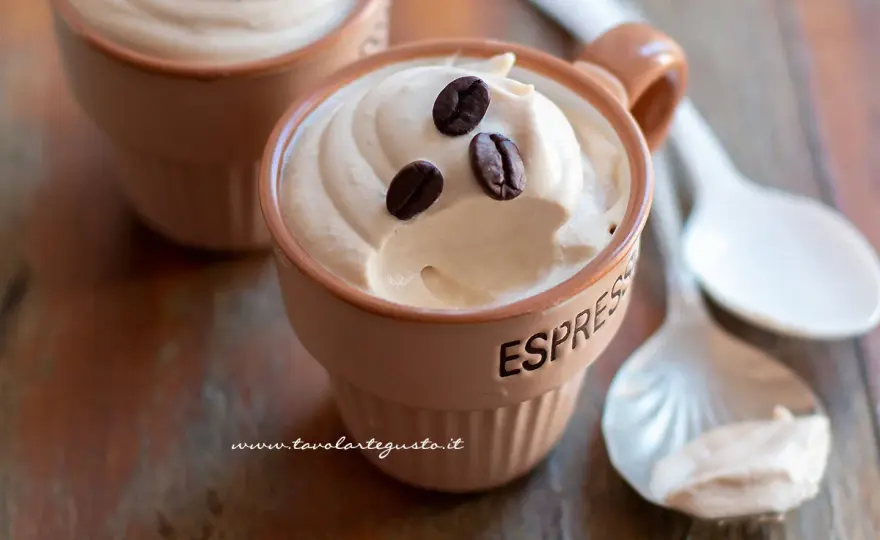 Crema di caffè perfetta - dosi, varianti e trucchi