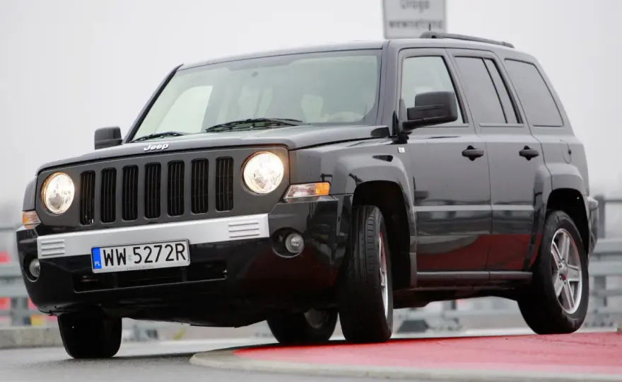 Czy Jeep Patriot to dobry wybór? Poznaj zalety i wady modelu
