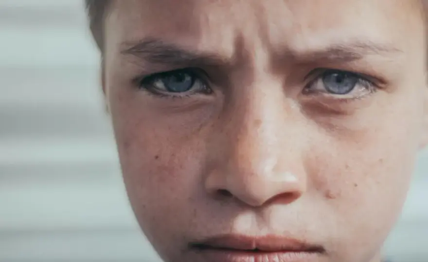 Parentyfikacja - gdy dziecko staje się dorosłym. Jak pomóc?