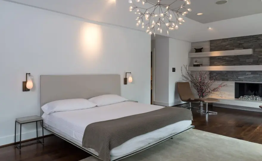 Controsoffitto in camera da letto - luce, comfort e costi