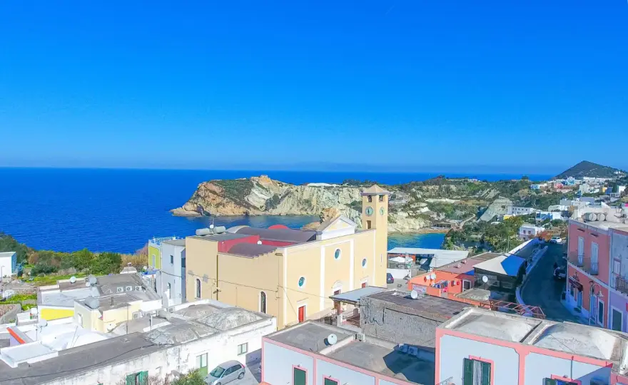 Ponza - Guida completa: quando andare, cosa vedere e come muoversi