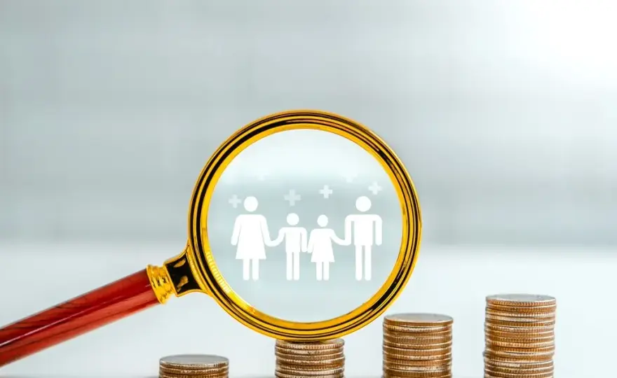 Czy alimenty wlicza się do zasiłku rodzinnego? Sprawdź progi 2026