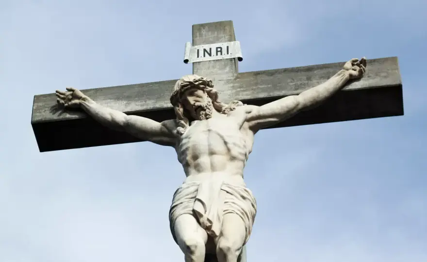INRI Bedeutung - Was die Kreuzinschrift wirklich aussagt