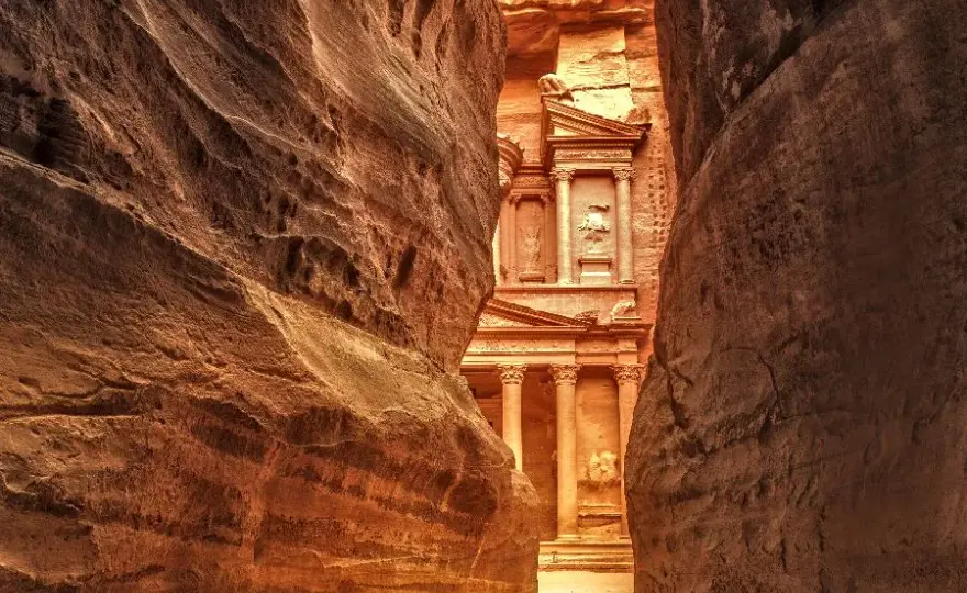 Jordania kiedy jechać? Odkryj najlepszy czas na niezapomnianą podróż