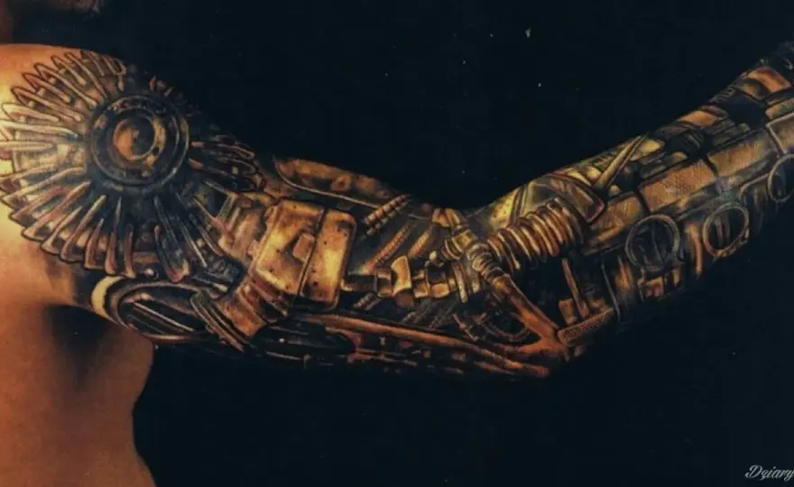 Tatuaż biomechaniczny - Jak stworzyć projekt, który żyje?