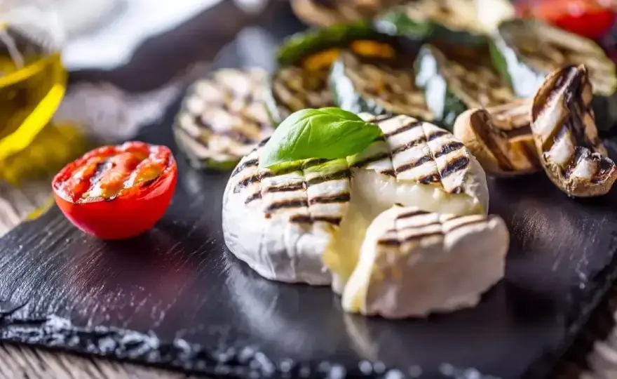 Camembert z grilla - idealny ser bez pękania skórki!