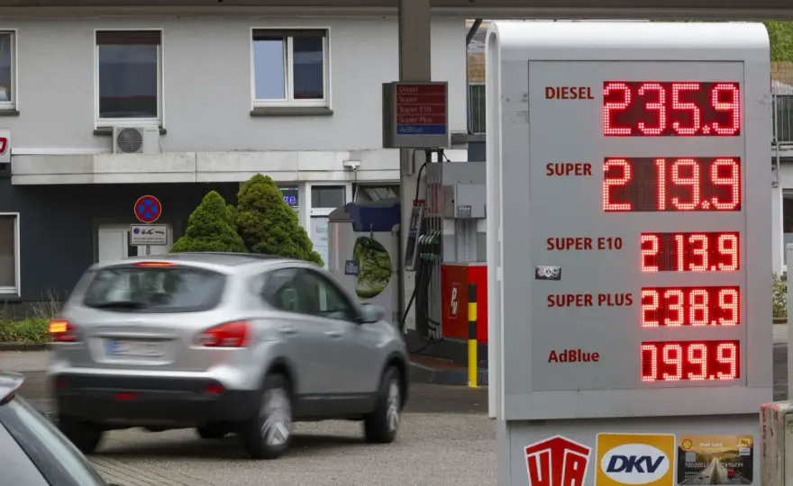 Benzyna w Niemczech - Ceny E10/E5 i jak oszczędzić 100 zł?