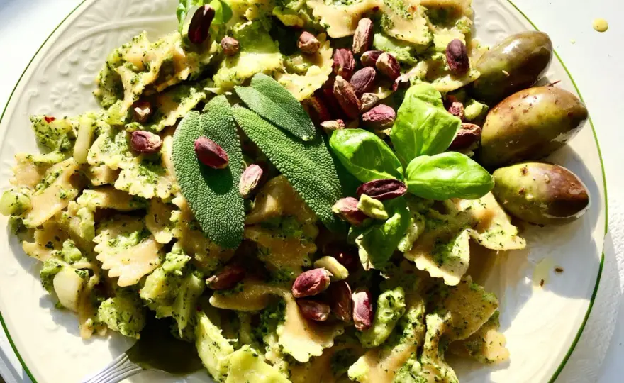 Pesto di salvia - dosi, varianti e consigli per usarlo bene