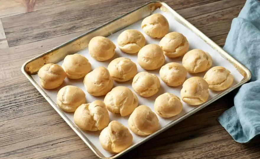 Pasta choux perfetta, i trucchi per bignè vuoti e asciutti