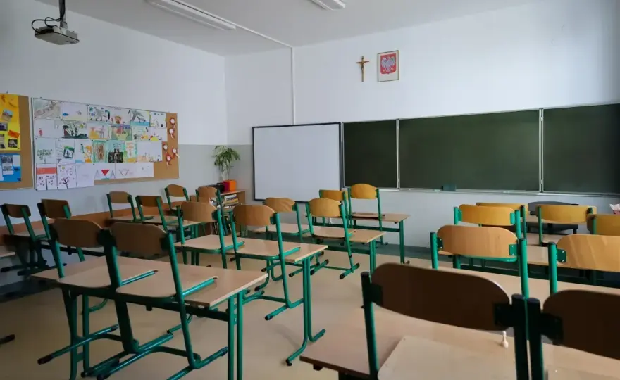 Odwołane lekcje - co robić? Poradnik dla rodziców