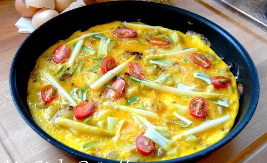Omelette asperges et oignons - La recette moelleuse et facile