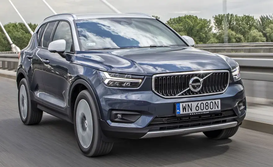 Volvo XC40 cena - którą wersję wyposażenia opłaca się wybrać?