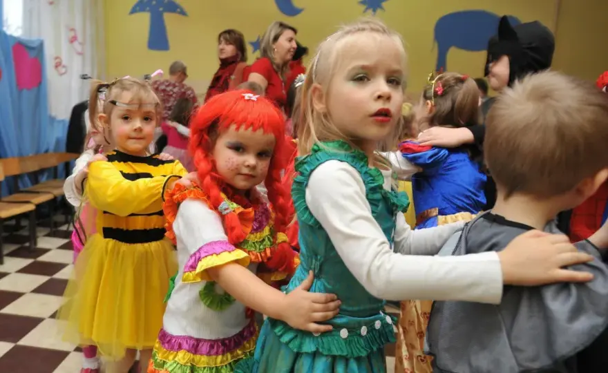 Karnawał w domu? Zabawy dla dzieci i rodziców, które pokochacie!