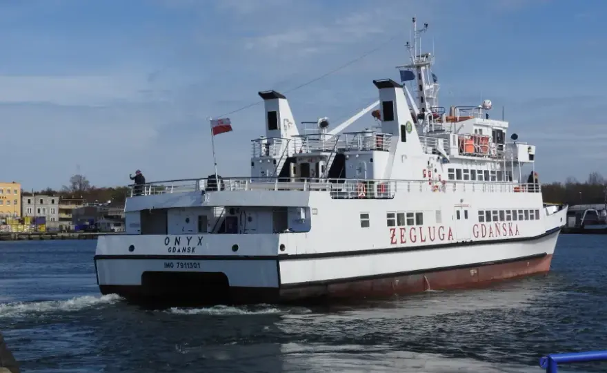 Ile trwa rejs z Gdańska na Hel? Poznaj czas i najlepsze opcje transportu