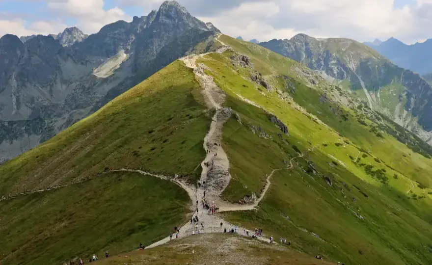 Ile km na Kasprowy Wierch? Porównanie szlaków i porady
