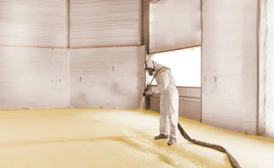 Mousse polyuréthane projetée - usages, prix et limites