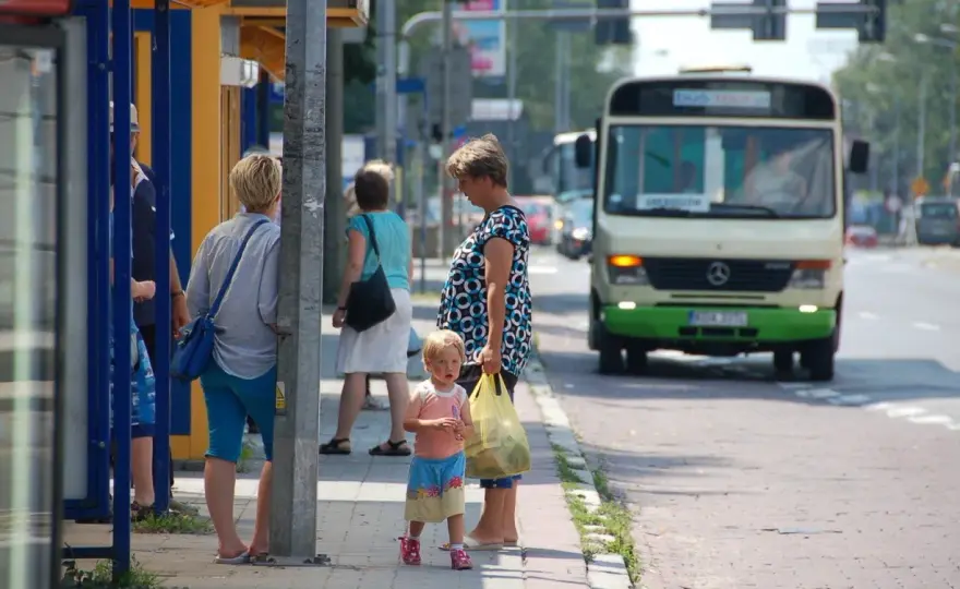 Pławecki Bus: Rozkład jazdy, trasy, bilety sprawdź aktualne!