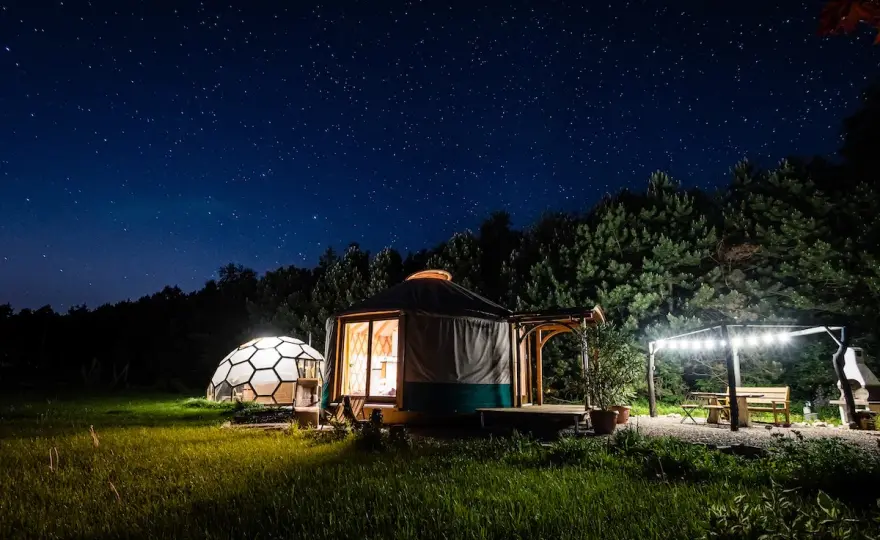 Klimatyczne miejsca na weekend we dwoje - Jak zaplanować?