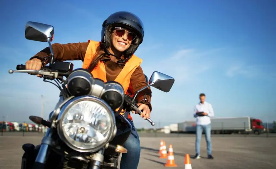 Motocykl 1000 cm³ - jakie prawo jazdy jest potrzebne?