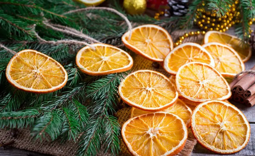 Jak suszyć pomarańcze na ozdoby? Prosty poradnik DIY
