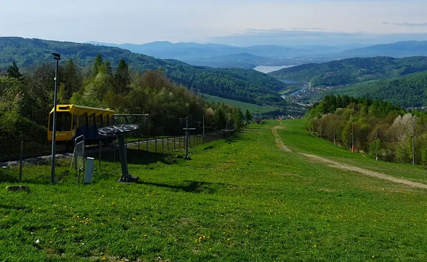 Góra Żar: Ile się wchodzi? Szlaki, kolejka, czas i atrakcje!