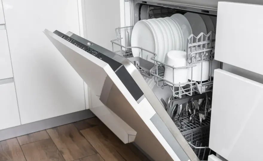 Błąd i30 Electrolux - Co robić, gdy zmywarka cieknie?