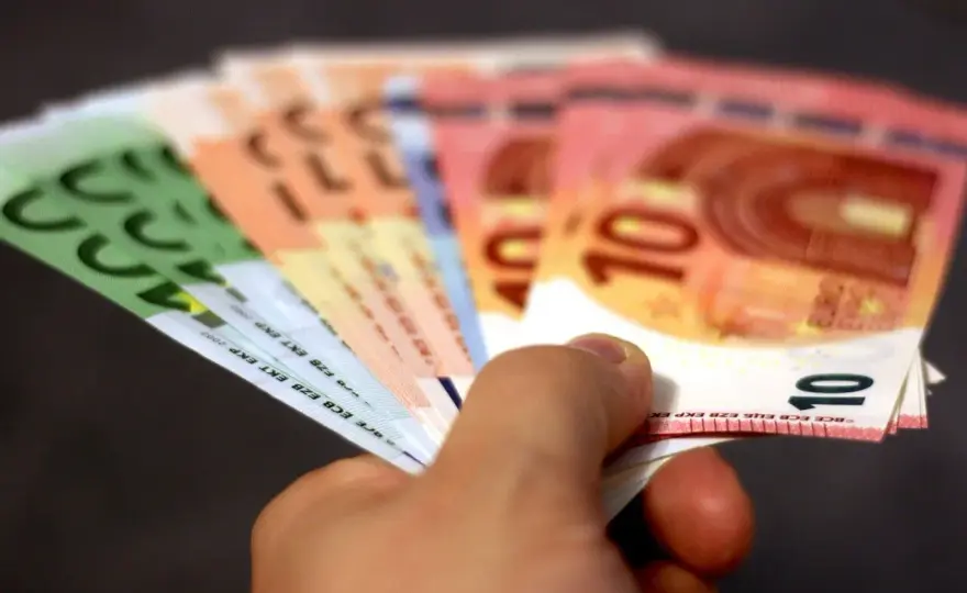 Jak bezpiecznie zrezygnować z planu inwestycyjnego AXA ze składką regularną