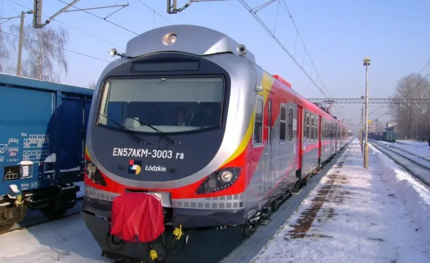 EN57 - Dlaczego ten pociąg zdominował polskie tory?