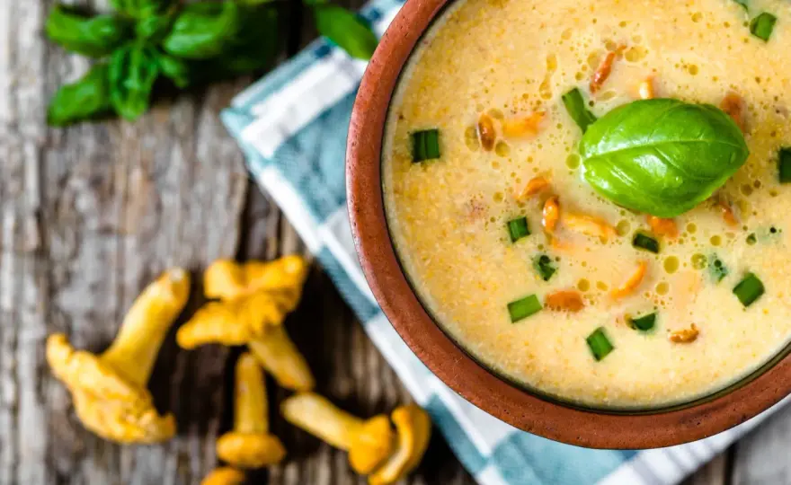 Jak zrobić zupę kurkową, która zachwyci smakiem i aromatem