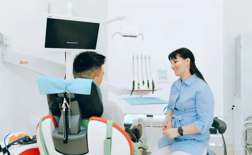 L4 od dentysty: Jak długo? Kiedy przysługuje i co z ZUS?