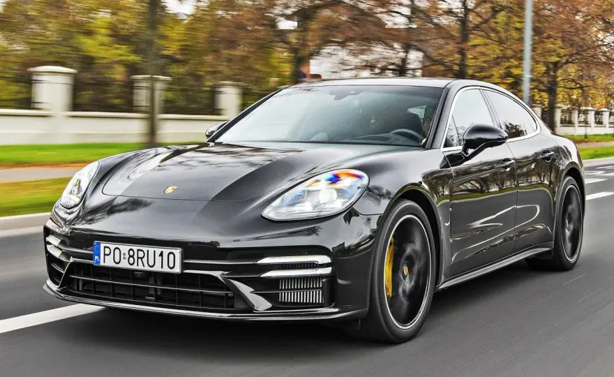 Porsche Panamera - Cennik i wersje. Która opłaca się najbardziej?